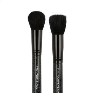 Manifest “Your New Journey” multi-task stipple brush